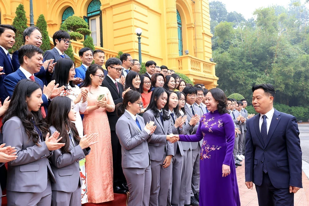 Phó Chủ tịch nước trao Huân chương Lao động cho các học sinh đoạt giải Olympic và Khoa học kỹ thuật quốc tế năm 2025 - Ảnh 5.