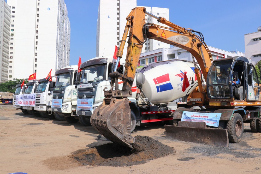 Thủ tướng yêu cầu tăng cường minh bạch, phòng ngừa tiêu cực trong xét duyệt, mua bán, cho thuê nhà ở xã hội - Ảnh 2.