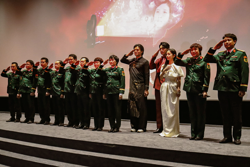 Tuần lễ Điện ảnh Việt Nam khép lại với nhiều cảm xúc tại Paris - Ảnh 1. Tuần lễ Điện ảnh Việt Nam khép lại với nhiều cảm xúc tại Paris - Ảnh 1.