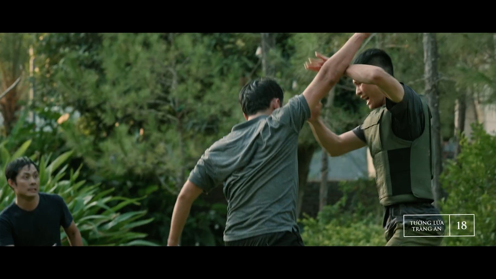 Phim "Tường lửa Tràng An": Công an Thủ đô xuất hiện trong loạt cảnh hành động và nghiệp vụ - Ảnh 1. Phim "Tường lửa Tràng An": Công an Thủ đô xuất hiện trong loạt cảnh hành động và nghiệp vụ - Ảnh 1.