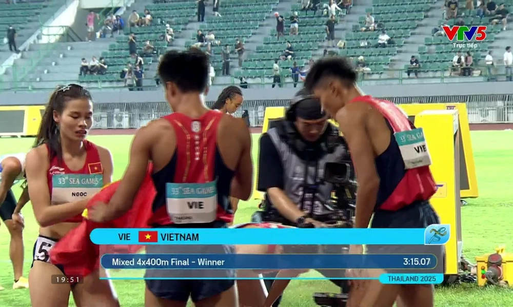 Đội điền kinh Việt Nam vượt qua Thái Lan và Philippines để giành HCV ở SEA Games 2025 - Ảnh 1. Đội điền kinh Việt Nam vượt qua Thái Lan và Philippines để giành HCV ở SEA Games 2025 - Ảnh 1.