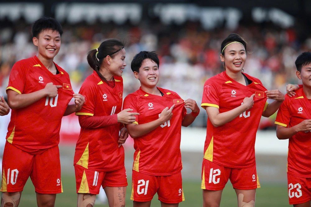 TRỰC TIẾP bóng đá nữ Việt Nam vs Indonesia 16h00 hôm nay, SEA Games 2025 - Ảnh 2. TRỰC TIẾP bóng đá nữ Việt Nam vs Indonesia 16h00 hôm nay, SEA Games 2025 - Ảnh 2.