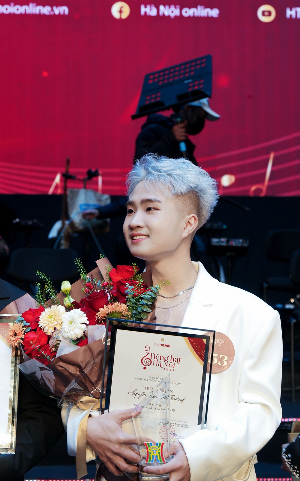 Cường DuyC giành giải Á quân Tiếng hát Hà Nội dòng nhạc nhẹ - Ảnh 3. Cường DuyC giành giải Á quân Tiếng hát Hà Nội dòng nhạc nhẹ - Ảnh 3.