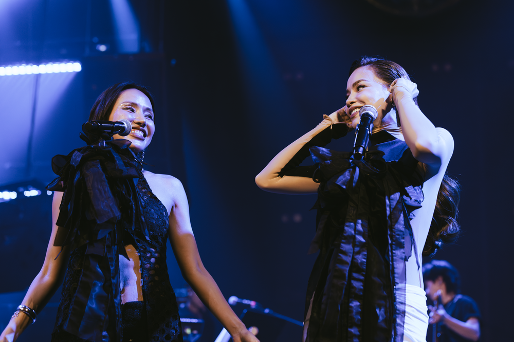 Gigi Hương Giang được Hà Hồ ủng hộ tại The Records 5 - Ảnh 3. Gigi Hương Giang được Hà Hồ ủng hộ tại The Records 5 - Ảnh 3.