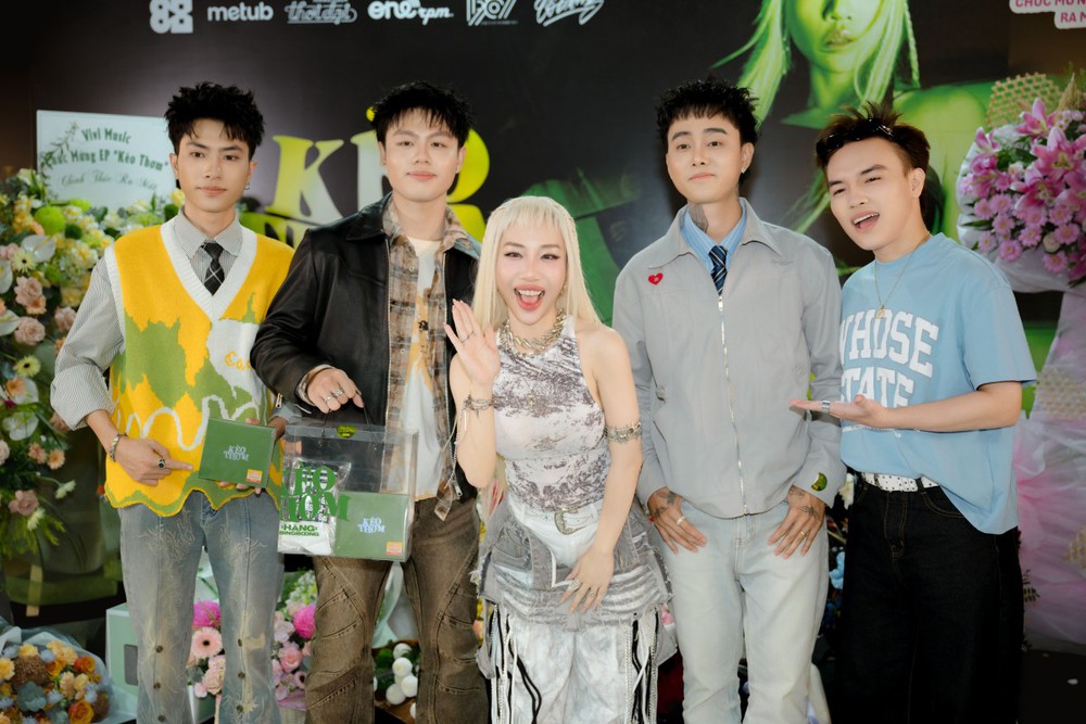 Hằng BingBoong tái xuất V-biz với MV "Kèo thơm" - Ảnh 3. Hằng BingBoong tái xuất V-biz với MV "Kèo thơm" - Ảnh 3.