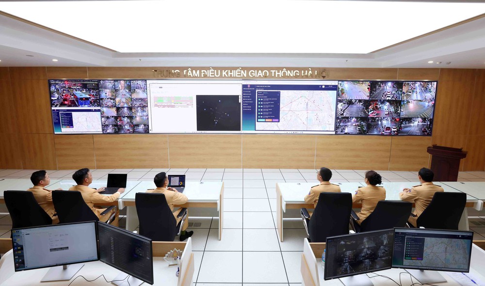 Công an Hà Nội bắt đầu triển khai xử phạt các lỗi vi phạm giao thông qua hệ thống Camera AI - Ảnh 2. Công an Hà Nội bắt đầu triển khai xử phạt các lỗi vi phạm giao thông qua hệ thống Camera AI - Ảnh 2.