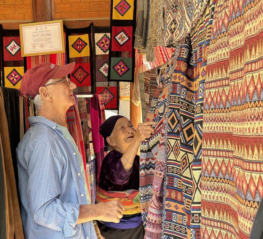 Giữ hồn thổ cẩm giữa đại ngàn Pù Luông - Ảnh 4. Giữ hồn thổ cẩm giữa đại ngàn Pù Luông - Ảnh 4.