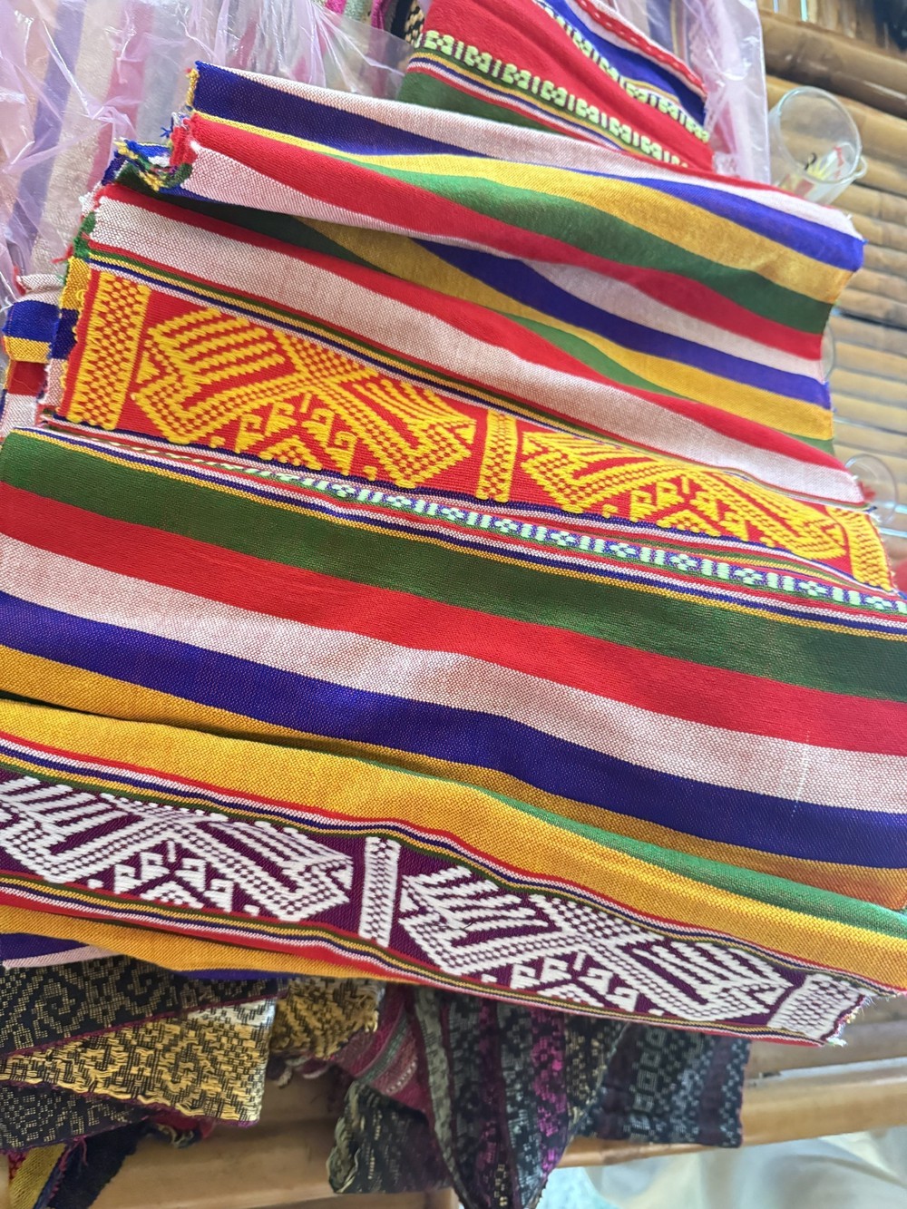 Giữ hồn thổ cẩm giữa đại ngàn Pù Luông - Ảnh 2. Giữ hồn thổ cẩm giữa đại ngàn Pù Luông - Ảnh 2.