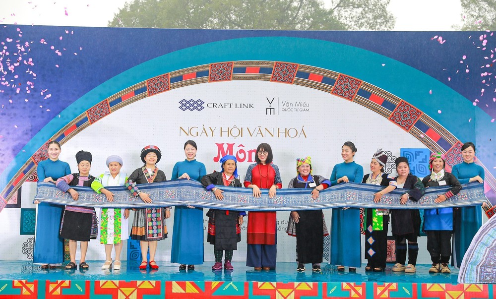 Hà Nội: Ngày hội văn hoá Mông 2025 - Ảnh 1. Hà Nội: Ngày hội văn hoá Mông 2025 - Ảnh 1.