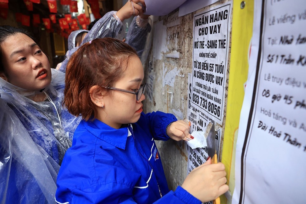 Hà Nội ra quân triển khai lập lại trật tự, kỷ cương, văn minh đô thị trên địa bàn thành phố - Ảnh 9. Hà Nội ra quân triển khai lập lại trật tự, kỷ cương, văn minh đô thị trên địa bàn thành phố - Ảnh 9.