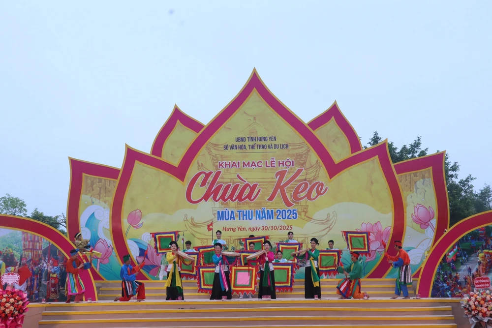 Du lịch di sản văn hóa: Khơi dậy sức hấp dẫn từ những giá trị ngàn năm - Ảnh 2. Du lịch di sản văn hóa: Khơi dậy sức hấp dẫn từ những giá trị ngàn năm - Ảnh 2.