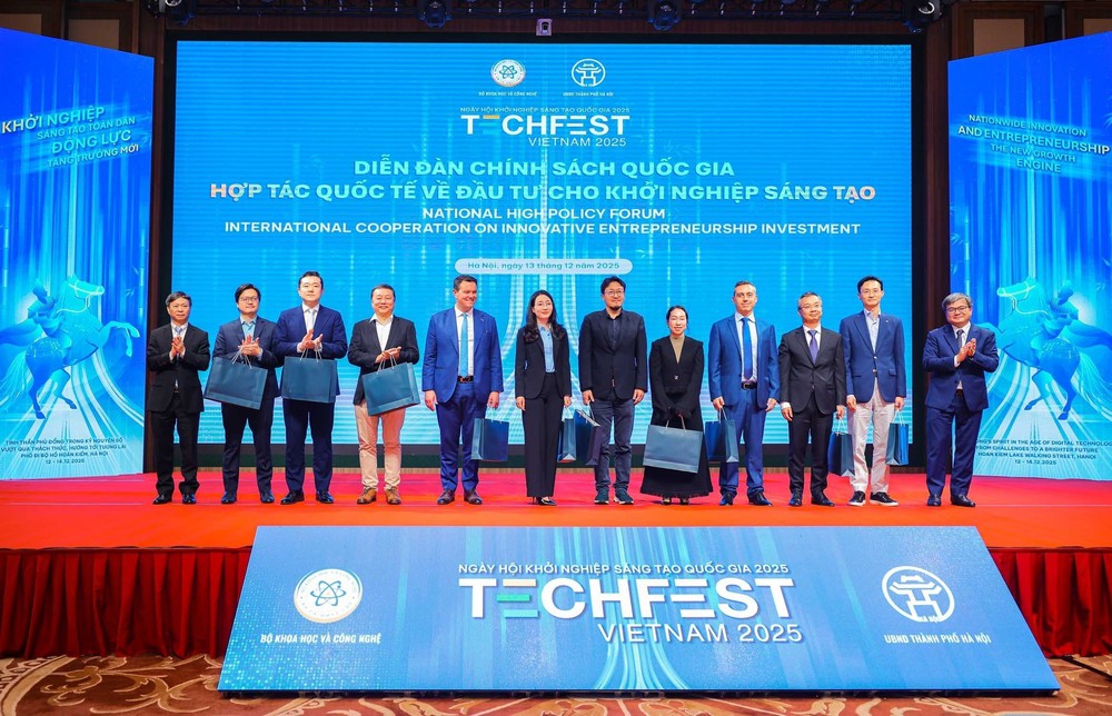 Techfest Việt Nam 2025: Bảy nhóm công nghệ chiến lược để Hà Nội trở thành trung tâm đổi mới sáng tạo - Ảnh 5. Techfest Việt Nam 2025: Bảy nhóm công nghệ chiến lược để Hà Nội trở thành trung tâm đổi mới sáng tạo - Ảnh 5.