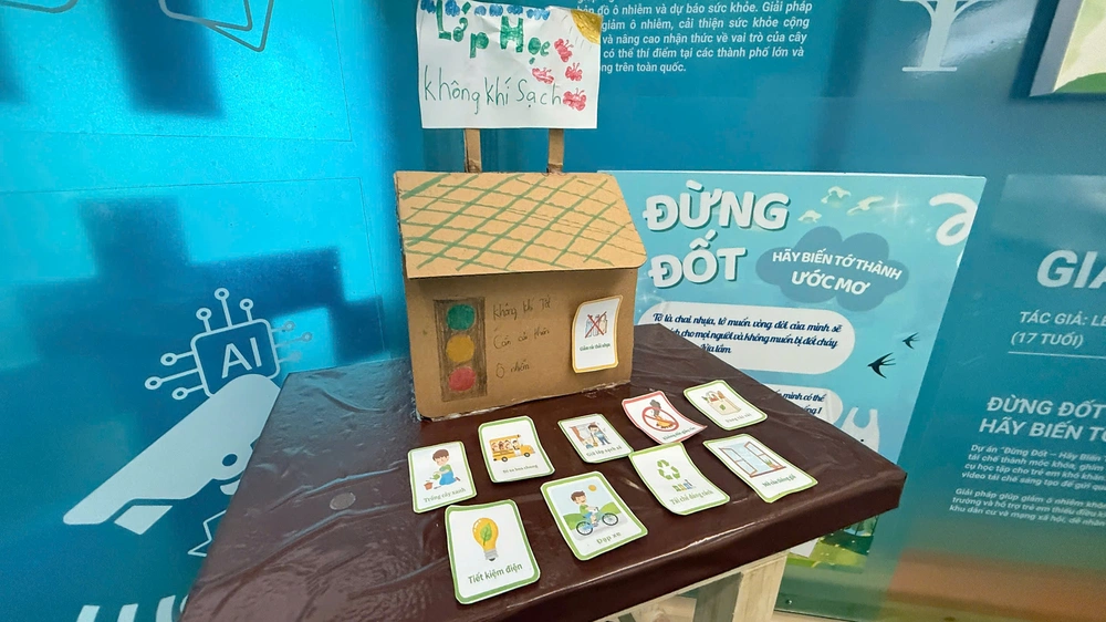 "Không khí thêm trong, cuộc sống thêm màu": Bụi mịn qua mắt trẻ em - Ảnh 3. "Không khí thêm trong, cuộc sống thêm màu": Bụi mịn qua mắt trẻ em - Ảnh 3.