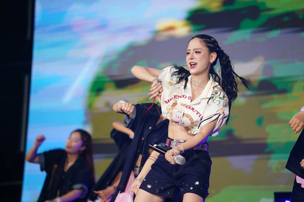 Lễ hội âm nhạc SYNC FEST 2025 thu hút giới trẻ - Ảnh 1. Lễ hội âm nhạc SYNC FEST 2025 thu hút giới trẻ - Ảnh 1.