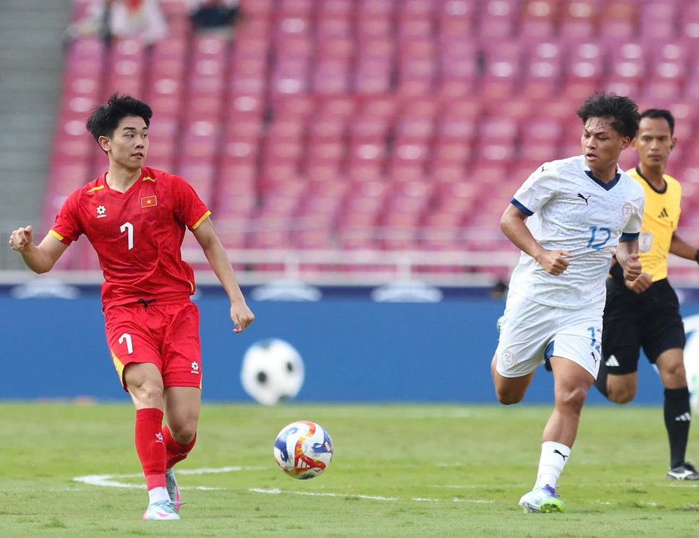 Bán kết SEA Games 33, U22 Việt Nam - U22 Philippines (15h30 ngày 15/12): Thử thách bản lĩnh - Ảnh 1. Bán kết SEA Games 33, U22 Việt Nam - U22 Philippines (15h30 ngày 15/12): Thử thách bản lĩnh - Ảnh 1.