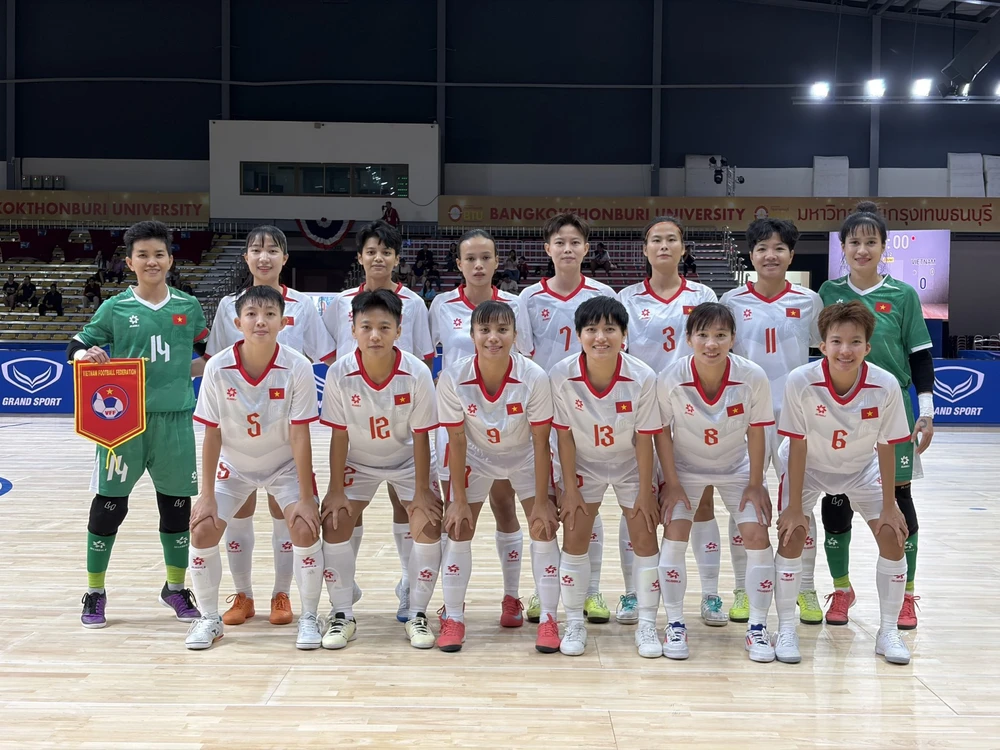 Tin nóng bóng đá Việt Nam hôm nay 15/12: U22 Việt Nam thiếu trợ lý Hàn Quốc; Futsal nam gia nhập Top 20 thế giới - Ảnh 3. Tin nóng bóng đá Việt Nam hôm nay 15/12: U22 Việt Nam thiếu trợ lý Hàn Quốc; Futsal nam gia nhập Top 20 thế giới - Ảnh 3.