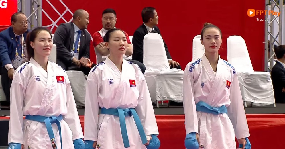 Thắng chủ nhà Thái Lan 2-0 ở chung kết, các võ sĩ Việt Nam đoạt HCV tại SEA Games 2025 - Ảnh 1. Thắng chủ nhà Thái Lan 2-0 ở chung kết, các võ sĩ Việt Nam đoạt HCV tại SEA Games 2025 - Ảnh 1.