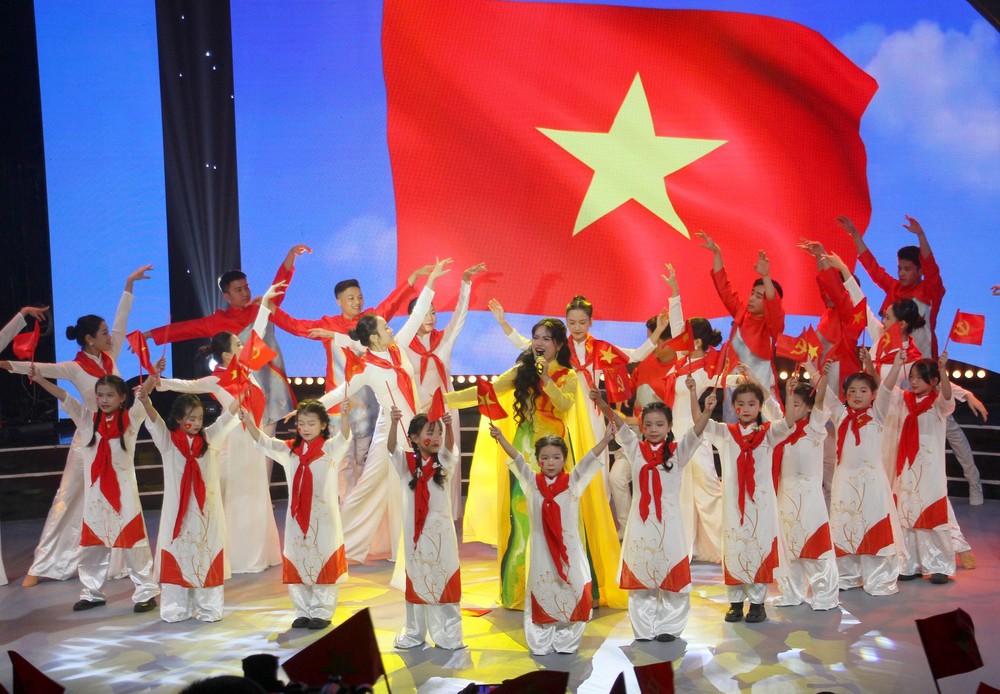 Giao lưu điển hình tiêu biểu học tập và làm theo Bác khu vực miền Trung - Tây Nguyên - Ảnh 2. Giao lưu điển hình tiêu biểu học tập và làm theo Bác khu vực miền Trung - Tây Nguyên - Ảnh 2.