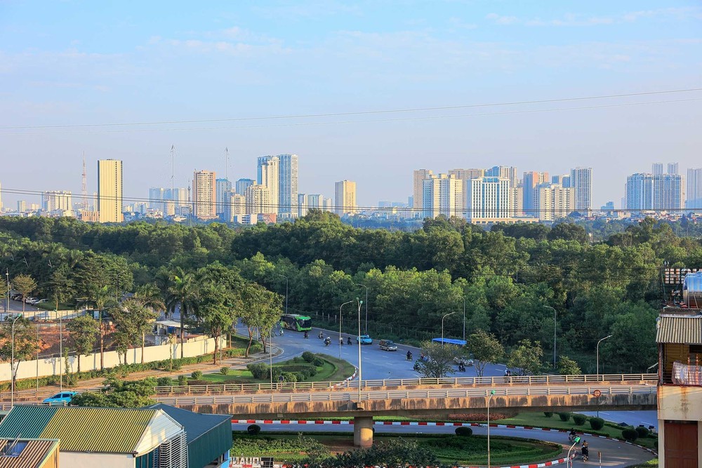 Không khí Thủ đô trong lành trở lại nhờ đợt gió mùa Đông Bắc - Ảnh 9. Không khí Thủ đô trong lành trở lại nhờ đợt gió mùa Đông Bắc - Ảnh 9.