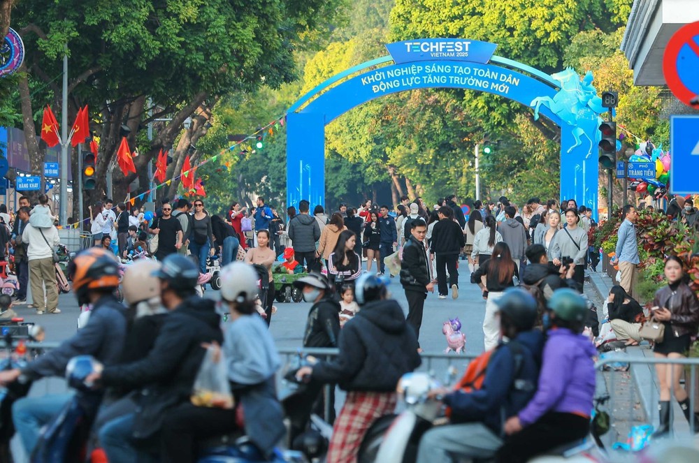 Không khí Thủ đô trong lành trở lại nhờ đợt gió mùa Đông Bắc - Ảnh 11. Không khí Thủ đô trong lành trở lại nhờ đợt gió mùa Đông Bắc - Ảnh 11.