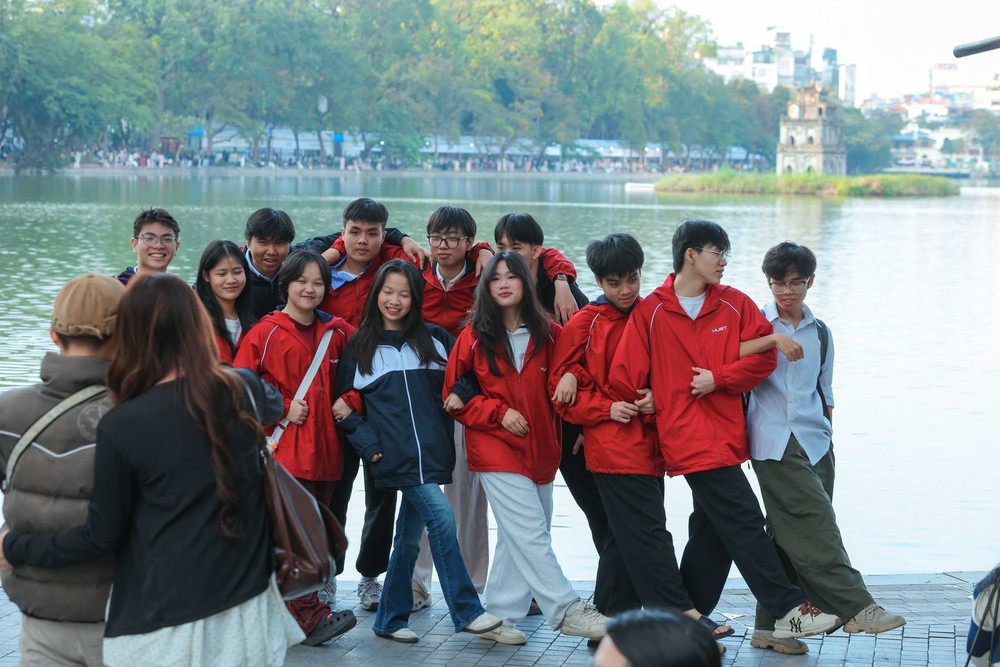 Không khí Thủ đô trong lành trở lại nhờ đợt gió mùa Đông Bắc - Ảnh 13. Không khí Thủ đô trong lành trở lại nhờ đợt gió mùa Đông Bắc - Ảnh 13.