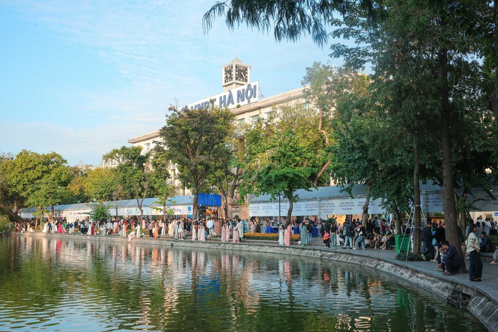 Không khí Thủ đô trong lành trở lại nhờ đợt gió mùa Đông Bắc - Ảnh 12. Không khí Thủ đô trong lành trở lại nhờ đợt gió mùa Đông Bắc - Ảnh 12.