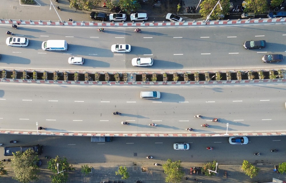 Không khí Thủ đô trong lành trở lại nhờ đợt gió mùa Đông Bắc - Ảnh 5. Không khí Thủ đô trong lành trở lại nhờ đợt gió mùa Đông Bắc - Ảnh 5.