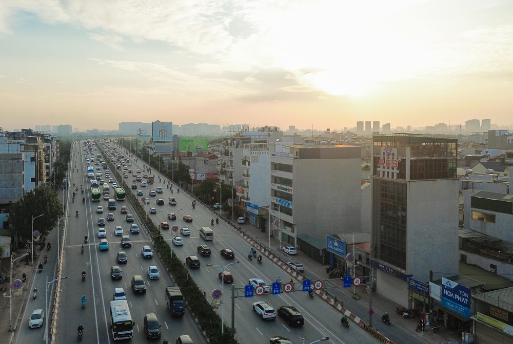 Không khí Thủ đô trong lành trở lại nhờ đợt gió mùa Đông Bắc - Ảnh 2. Không khí Thủ đô trong lành trở lại nhờ đợt gió mùa Đông Bắc - Ảnh 2.