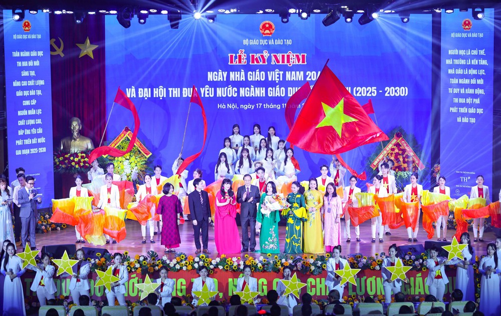 7 khu trưng bày tại Triển lãm Thành tựu kinh tế, xã hội của đất nước sau 40 năm đổi mới - Ảnh 1. 7 khu trưng bày tại Triển lãm Thành tựu kinh tế, xã hội của đất nước sau 40 năm đổi mới - Ảnh 1.