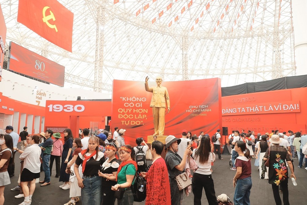 7 khu trưng bày tại Triển lãm Thành tựu kinh tế, xã hội của đất nước sau 40 năm đổi mới - Ảnh 2. 7 khu trưng bày tại Triển lãm Thành tựu kinh tế, xã hội của đất nước sau 40 năm đổi mới - Ảnh 2.