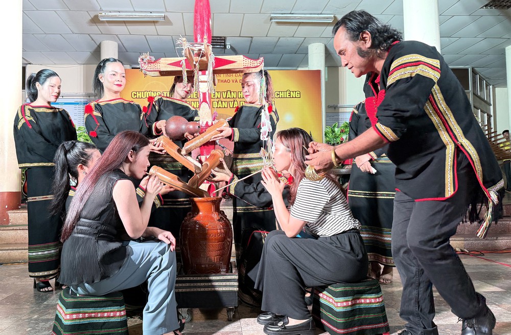 Buôn làng Đắk Lắk làm du lịch cộng đồng, đồng bào thiểu số thêm thu nhập - Ảnh 6. Buôn làng Đắk Lắk làm du lịch cộng đồng, đồng bào thiểu số thêm thu nhập - Ảnh 6.