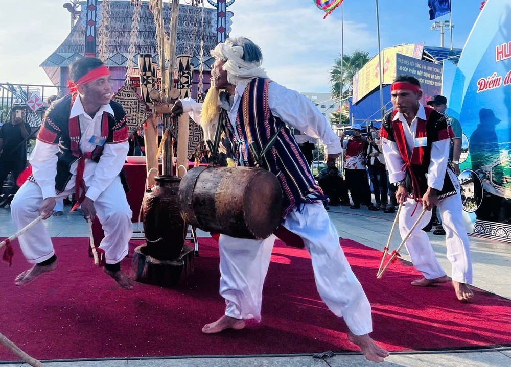 Buôn làng Đắk Lắk làm du lịch cộng đồng, đồng bào thiểu số thêm thu nhập - Ảnh 4. Buôn làng Đắk Lắk làm du lịch cộng đồng, đồng bào thiểu số thêm thu nhập - Ảnh 4.