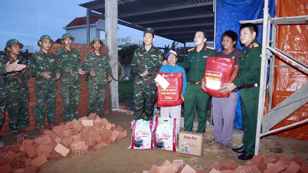 Đà Nẵng: Thần tốc xây dựng và sửa chữa nhà ở cho nhân dân do thiên tai gây ra - Ảnh 1. Đà Nẵng: Thần tốc xây dựng và sửa chữa nhà ở cho nhân dân do thiên tai gây ra - Ảnh 1.