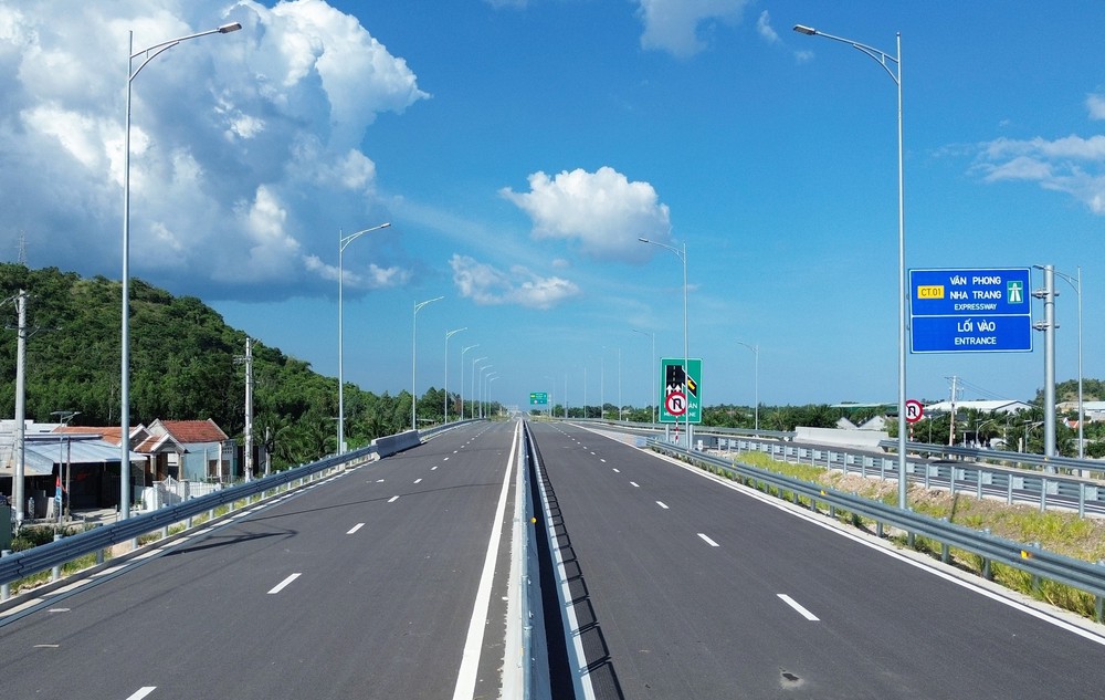 Đột phá hạ tầng - Bài 1: Nền móng cho giai đoạn phát triển mới - Ảnh 2. Đột phá hạ tầng - Bài 1: Nền móng cho giai đoạn phát triển mới - Ảnh 2.