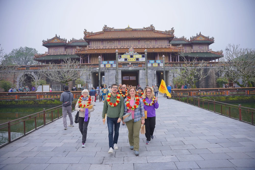 Năm Du lịch quốc gia - Huế 2025: Làm mới di sản, định vị thương hiệu - Ảnh 3. Năm Du lịch quốc gia - Huế 2025: Làm mới di sản, định vị thương hiệu - Ảnh 3.