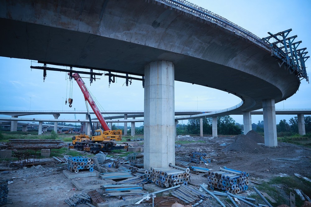 Đột phá hạ tầng - Bài 2: Mắt xích vàng cho cực tăng trưởng mới - Ảnh 2. Đột phá hạ tầng - Bài 2: Mắt xích vàng cho cực tăng trưởng mới - Ảnh 2.