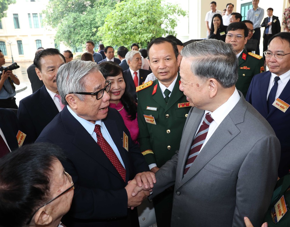 Chiến lược quốc gia về phát triển đội ngũ trí thức đến năm 2030, tầm nhìn đến năm 2045 - Ảnh 1. Chiến lược quốc gia về phát triển đội ngũ trí thức đến năm 2030, tầm nhìn đến năm 2045 - Ảnh 1.