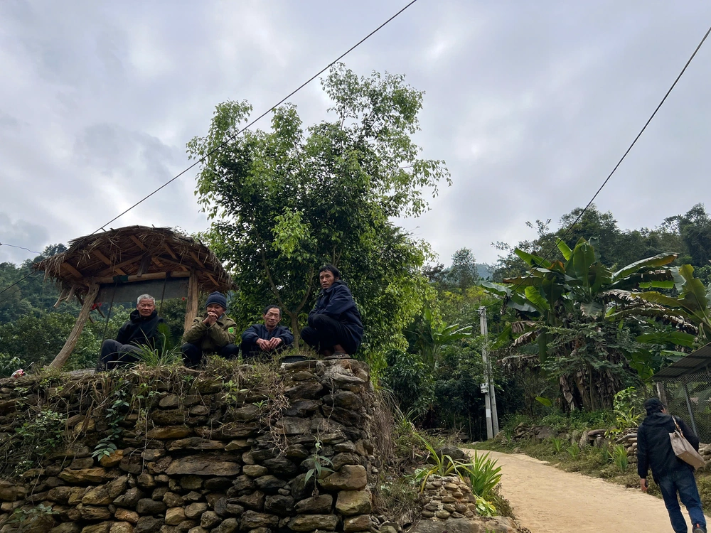 Bản Huổi Nhả 3 "không": không điện, không sóng, không mạng - Ảnh 14. Bản Huổi Nhả 3 "không": không điện, không sóng, không mạng - Ảnh 14.