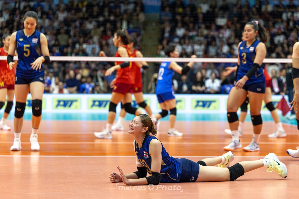 Ngôi sao hàng đầu Thái Lan bật khóc ở chung kết vì chơi không tốt, thừa nhận một điều về ĐT bóng chuyền nữ Việt Nam - Ảnh 3.