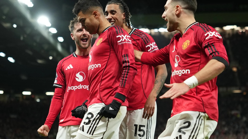 MU hòa Bournemouth 4-4: Cơn mưa vấn đề cho Amorim - Ảnh 1.