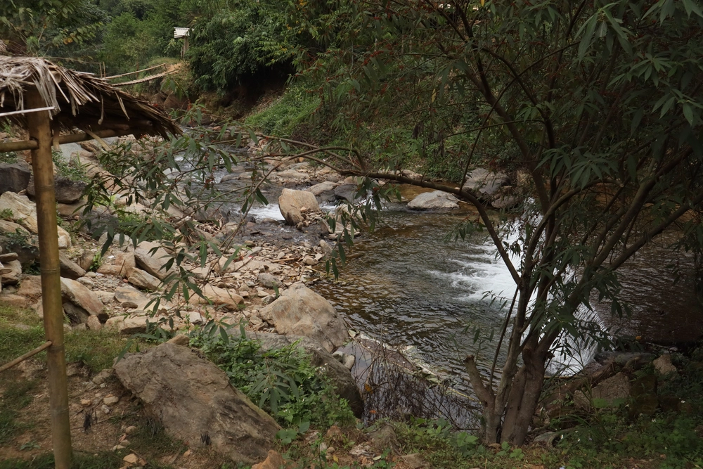 Bản Huổi Nhả 3 "không": không điện, không sóng, không mạng - Ảnh 3. Bản Huổi Nhả 3 "không": không điện, không sóng, không mạng - Ảnh 3.