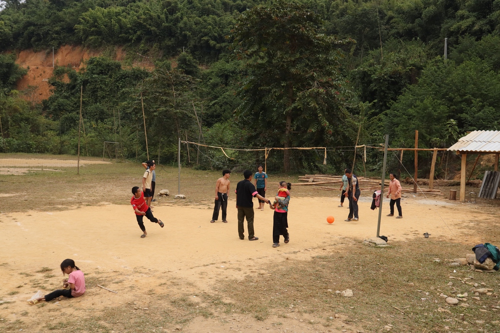 Bản Huổi Nhả 3 "không": không điện, không sóng, không mạng - Ảnh 5. Bản Huổi Nhả 3 "không": không điện, không sóng, không mạng - Ảnh 5.