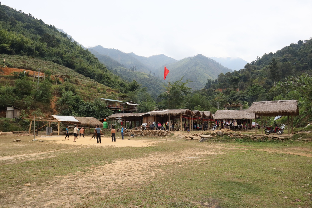 Bản Huổi Nhả 3 "không": không điện, không sóng, không mạng - Ảnh 6. Bản Huổi Nhả 3 "không": không điện, không sóng, không mạng - Ảnh 6.