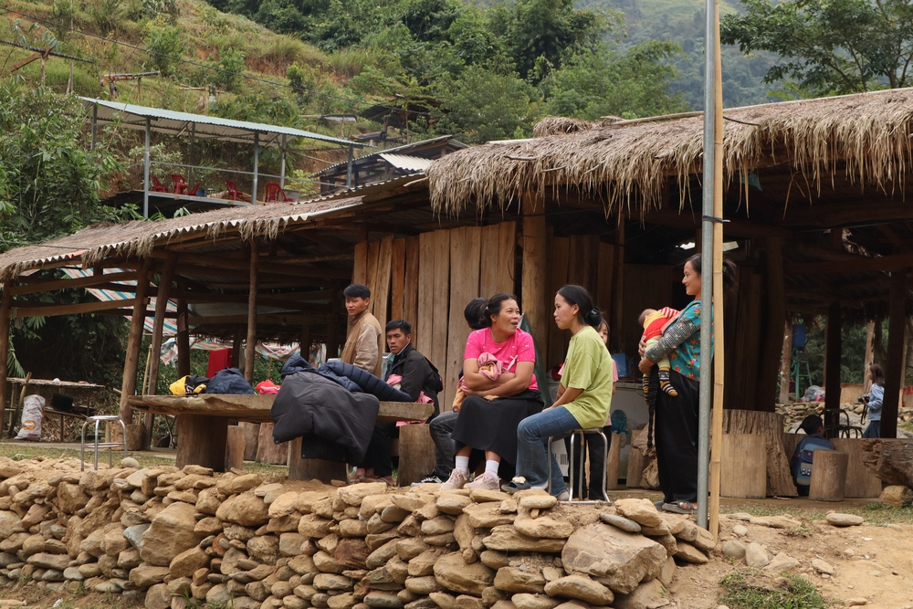 Bản Huổi Nhả 3 "không": không điện, không sóng, không mạng - Ảnh 13. Bản Huổi Nhả 3 "không": không điện, không sóng, không mạng - Ảnh 13.