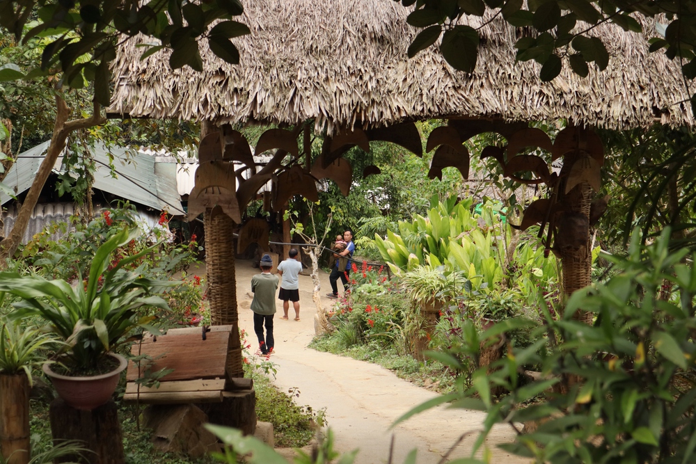 Bản Huổi Nhả 3 "không": không điện, không sóng, không mạng - Ảnh 4. Bản Huổi Nhả 3 "không": không điện, không sóng, không mạng - Ảnh 4.