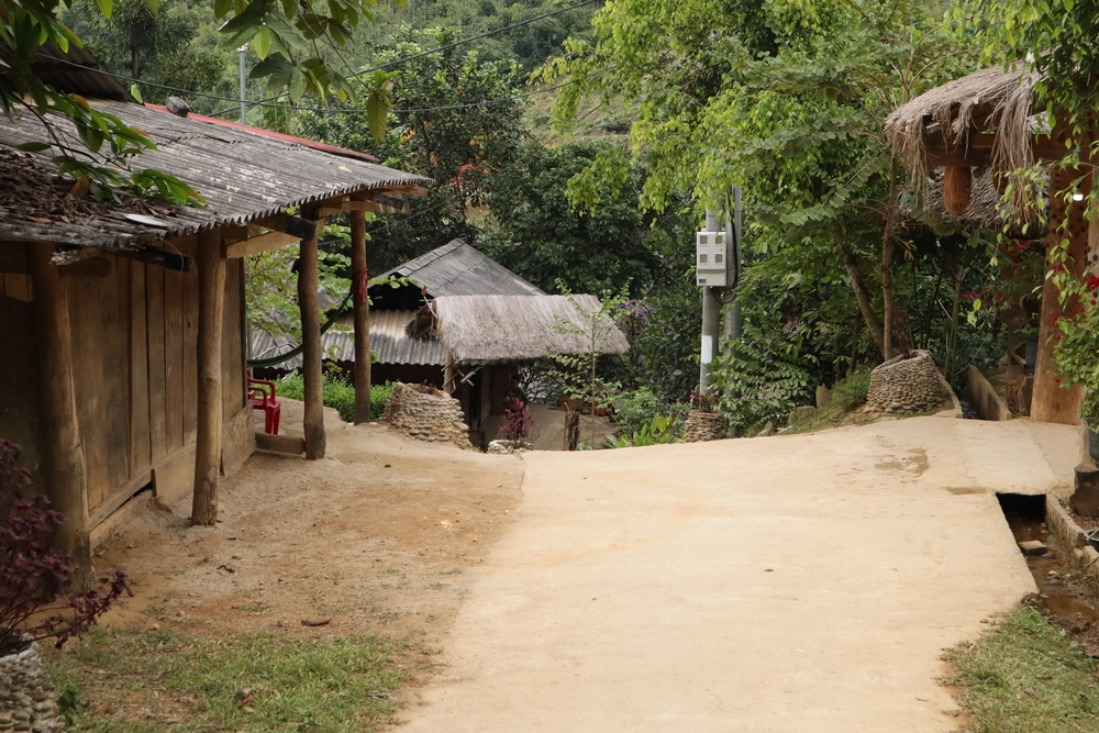 Bản Huổi Nhả 3 "không": không điện, không sóng, không mạng - Ảnh 11. Bản Huổi Nhả 3 "không": không điện, không sóng, không mạng - Ảnh 11.