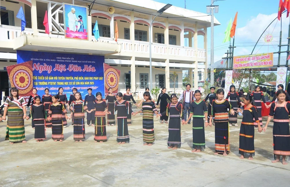 Đắk Lắk nỗ lực đưa văn hóa truyền thống của đồng bào dân tộc thiểu số vào trường học - Ảnh 1. Đắk Lắk nỗ lực đưa văn hóa truyền thống của đồng bào dân tộc thiểu số vào trường học - Ảnh 1.