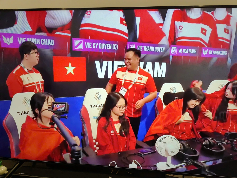 TRỰC TIẾP SEA Games 2025 hôm nay ngày 16/12: Nguyễn Thị Oanh hoàn tất hat-trick HCV - Ảnh 4. TRỰC TIẾP SEA Games 2025 hôm nay ngày 16/12: Nguyễn Thị Oanh hoàn tất hat-trick HCV - Ảnh 4.