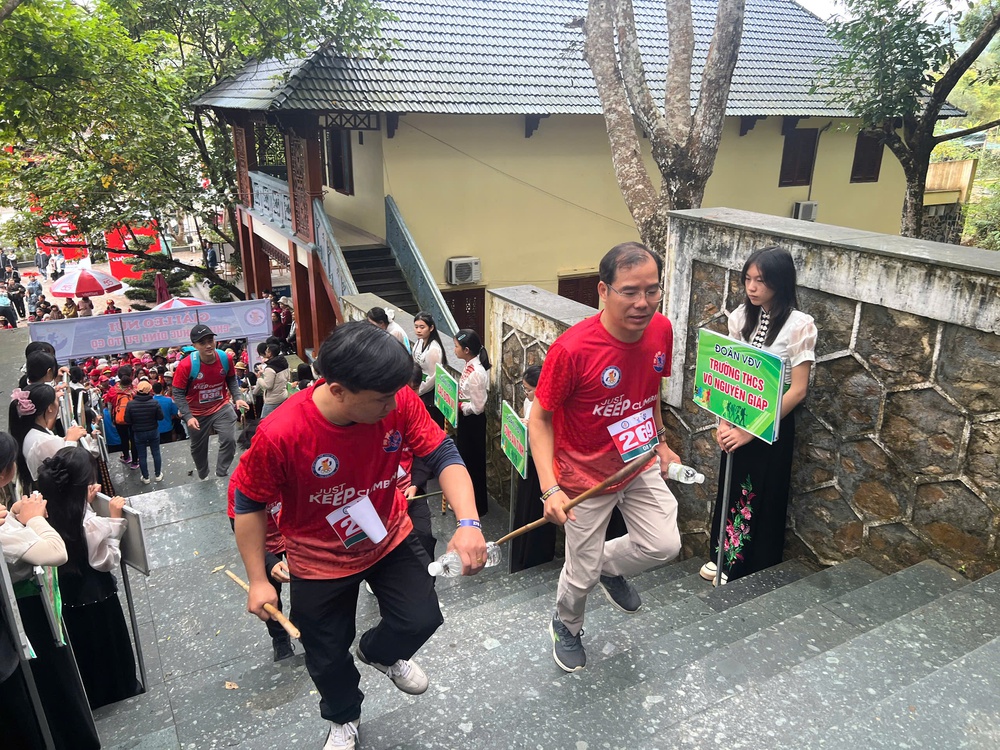 Chinh phục đỉnh Pu Tó Cọ: Hành trình chạm tay vào "đôi mắt" của lịch sử Điện Biên - Ảnh 6.