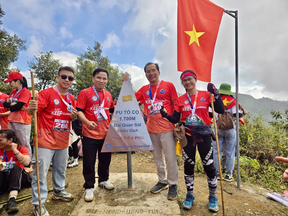 Chinh phục đỉnh Pu Tó Cọ: Hành trình chạm tay vào "đôi mắt" của lịch sử Điện Biên - Ảnh 7.
